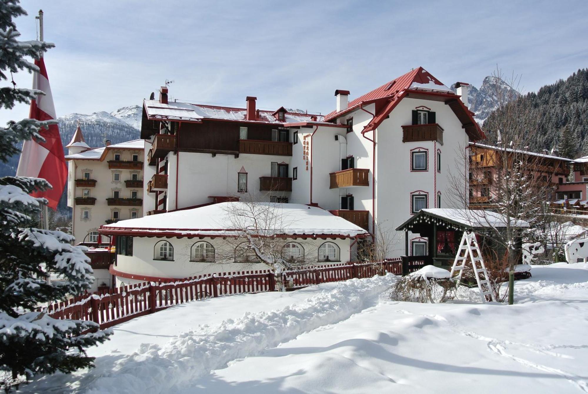 Hotel Regina Сан-Мартино-ди-Кастроцца Экстерьер фото