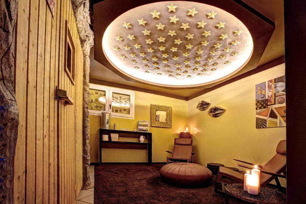 Hotel Regina Сан-Мартино-ди-Кастроцца Экстерьер фото