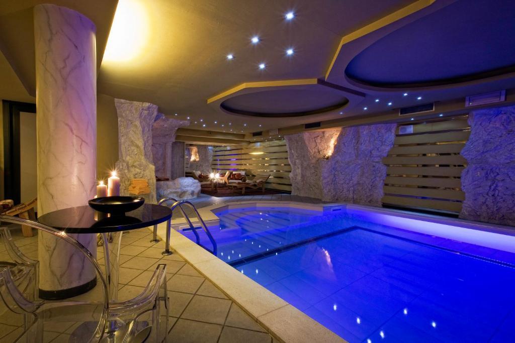 Hotel Regina Сан-Мартино-ди-Кастроцца Экстерьер фото